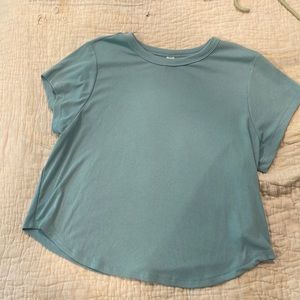 Tee